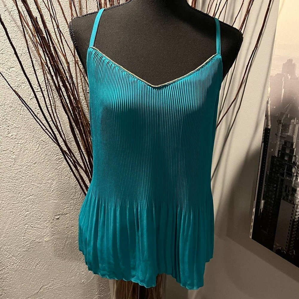 🌸NWT THE LIMITED TEAL PLEATED TANK TOP SIZE MEDIUM🌸